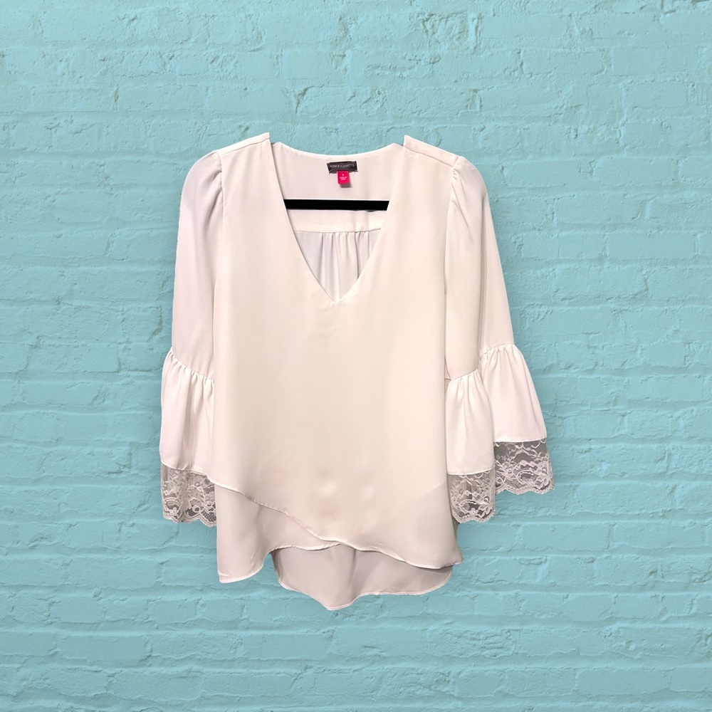 VINCE CAMUTO Tiered Lace Ruffle Sleeve V-Neck Blouse - NWOT